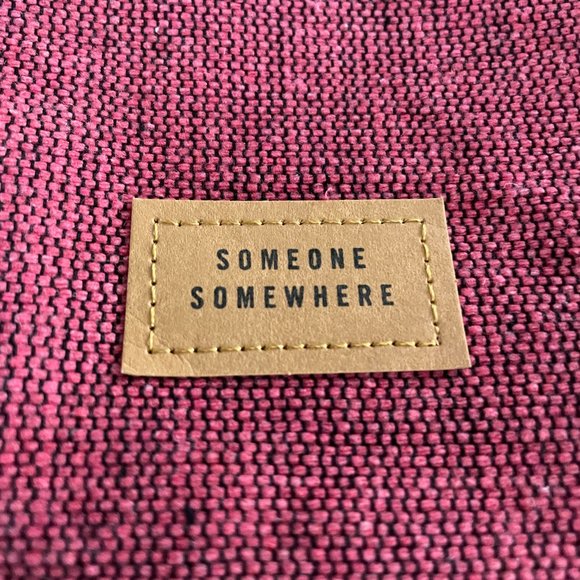 SOMEONE SOMEWHERE Delta Airline Premium Amenity Toiletry Kit Pouch With Eye Mask - Picture 2 of 4